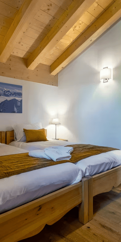 0ddd4f_5d013a72b11f4ba2b43572abfe71107bmv2 (1) gold room