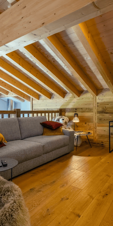 0ddd4f_8c06ad815b3c4bffafa1c51957228226mv2 (2) desk and chill out mezzanine