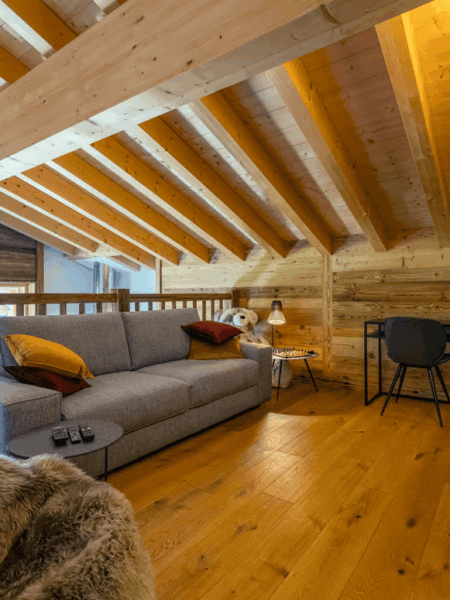 desk and chill out mezzanine