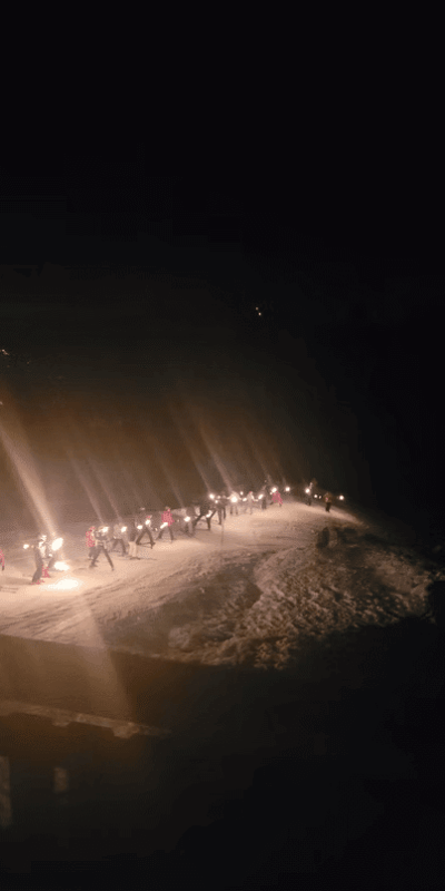 0ddd4f_97e152fc42124df0a3ea3a1a4e519b3d~mv2 fire ski past and fireworks every christmas, new year and half term