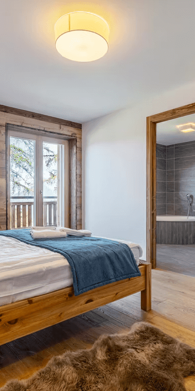 0ddd4f_d469fb1492964fdc9b984f62066a43cd~mv2 blue master room 2